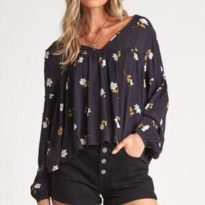Billabong Shir Genius flowy black floral top Size Small